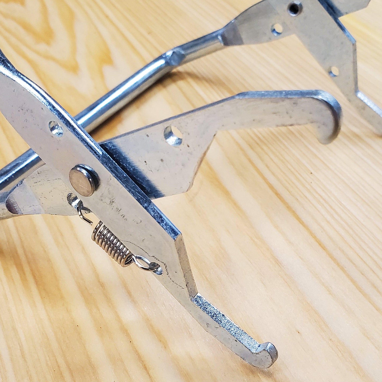Metal Frame Grip