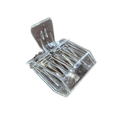 Queen Clip, Plastic